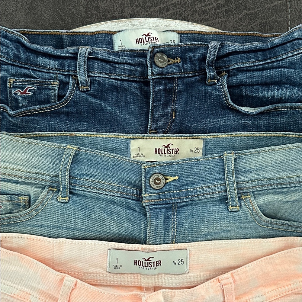 Hollister Denim Low Rise Shorts - Picture 2 of 3